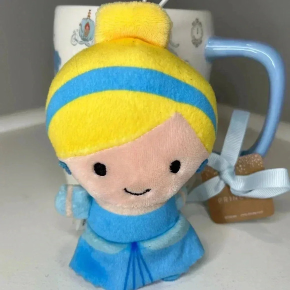 Hallmark Cinderella Itty  Bitty Plush Small Ornament - Picture 5 of 7